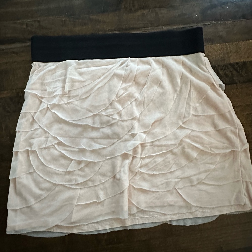 Scalloped skirt